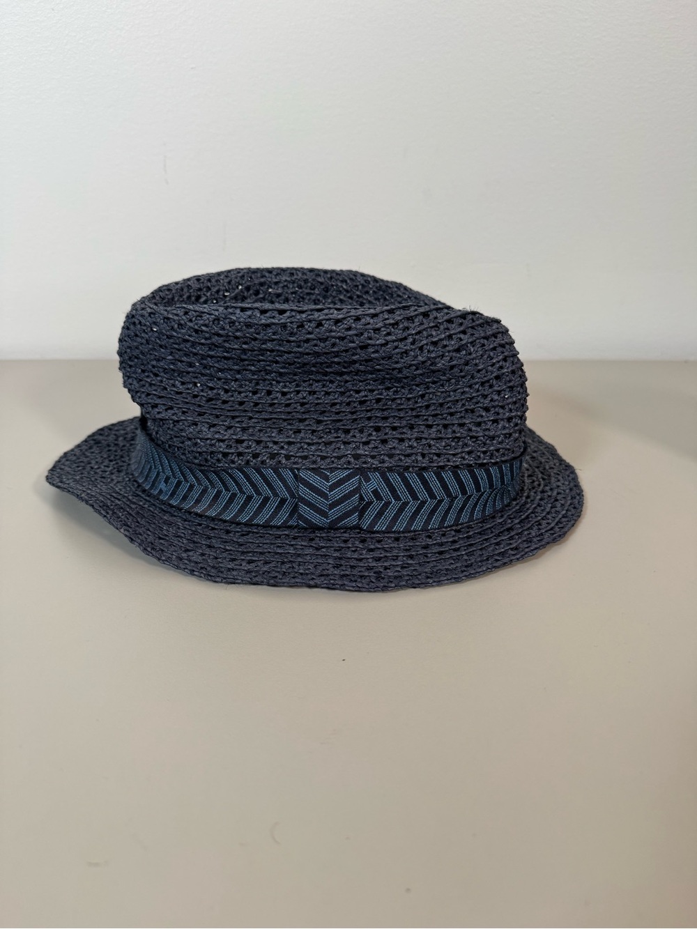 Hermès Navy Blue Woven Raffia Fedora Hat Chevron Ribbon size large 61 / XL